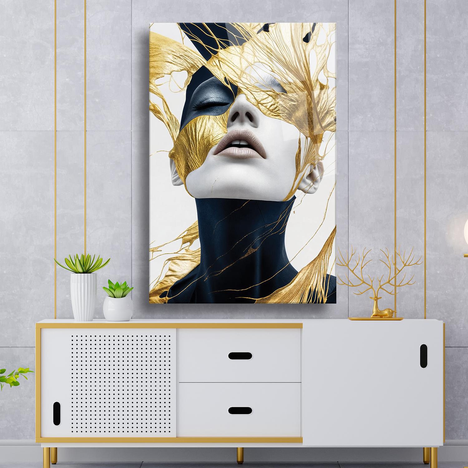 Sanatsal Gold Temalı Kadın Portresi Cam Tablo