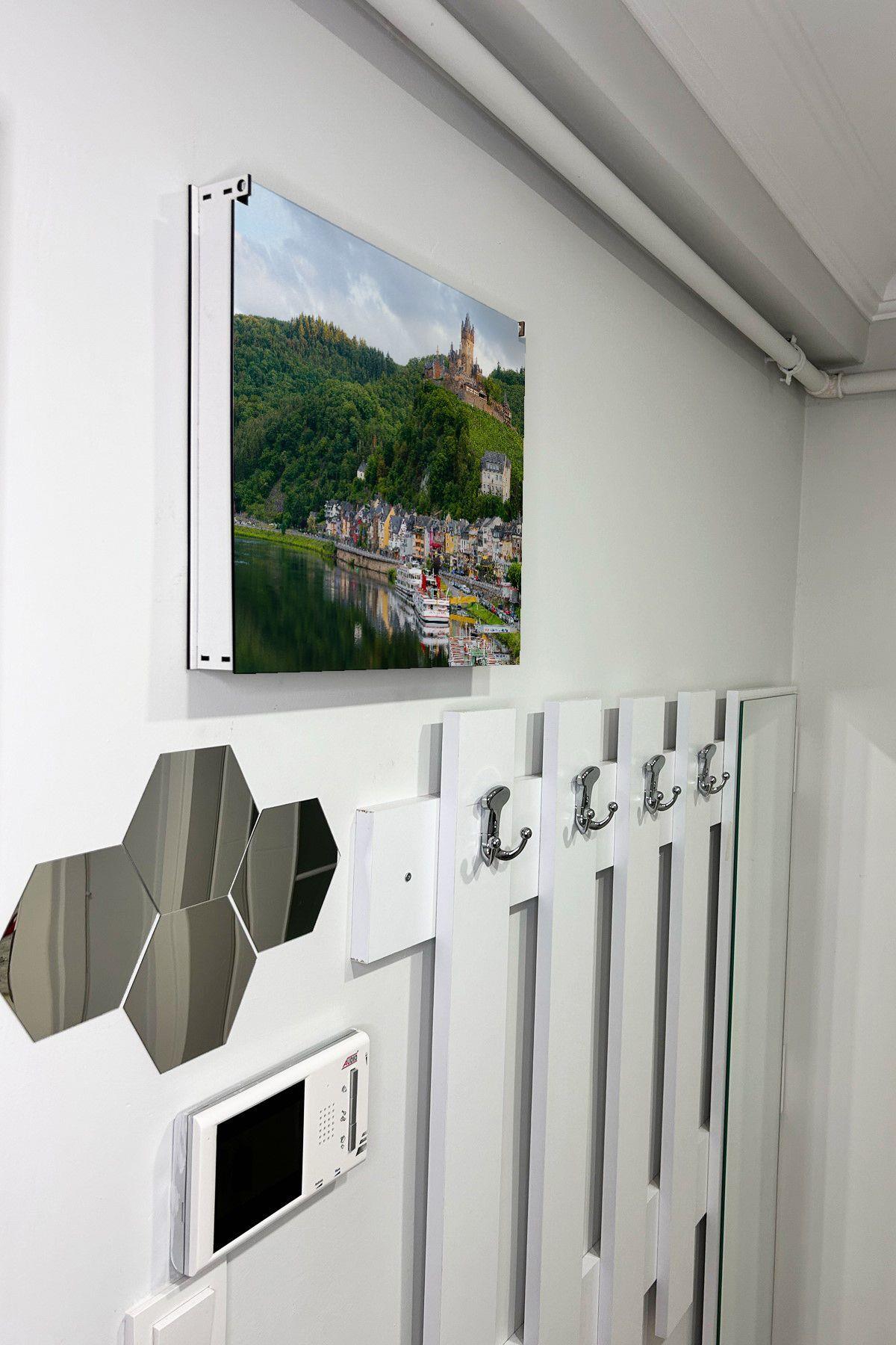 Sigorta Saklama Kutusu Aynı Zamanda Orman Ve Göl Kenarı Manzaralı Tablo