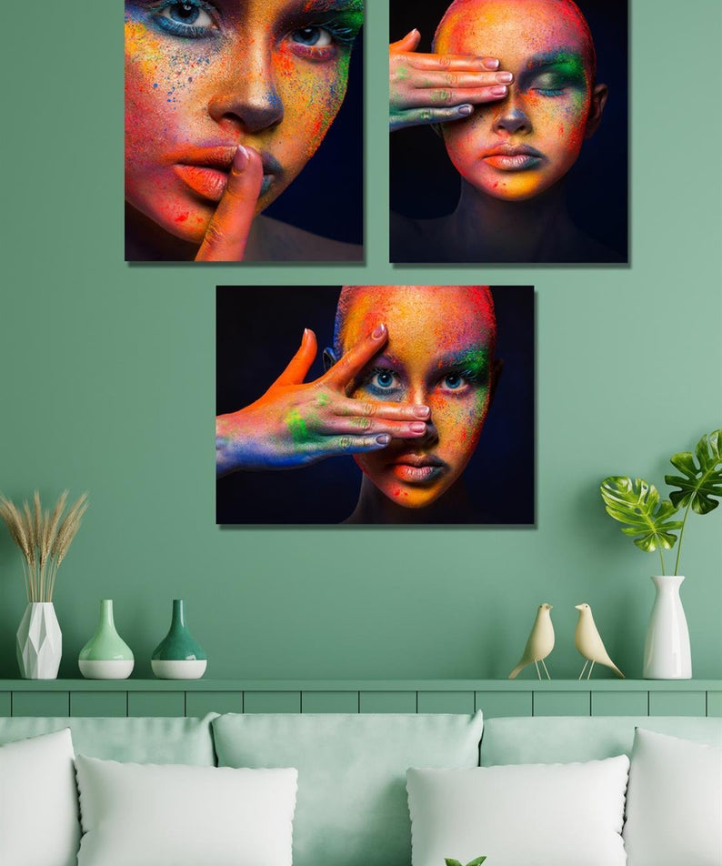 3 parça renkli kadın portresi