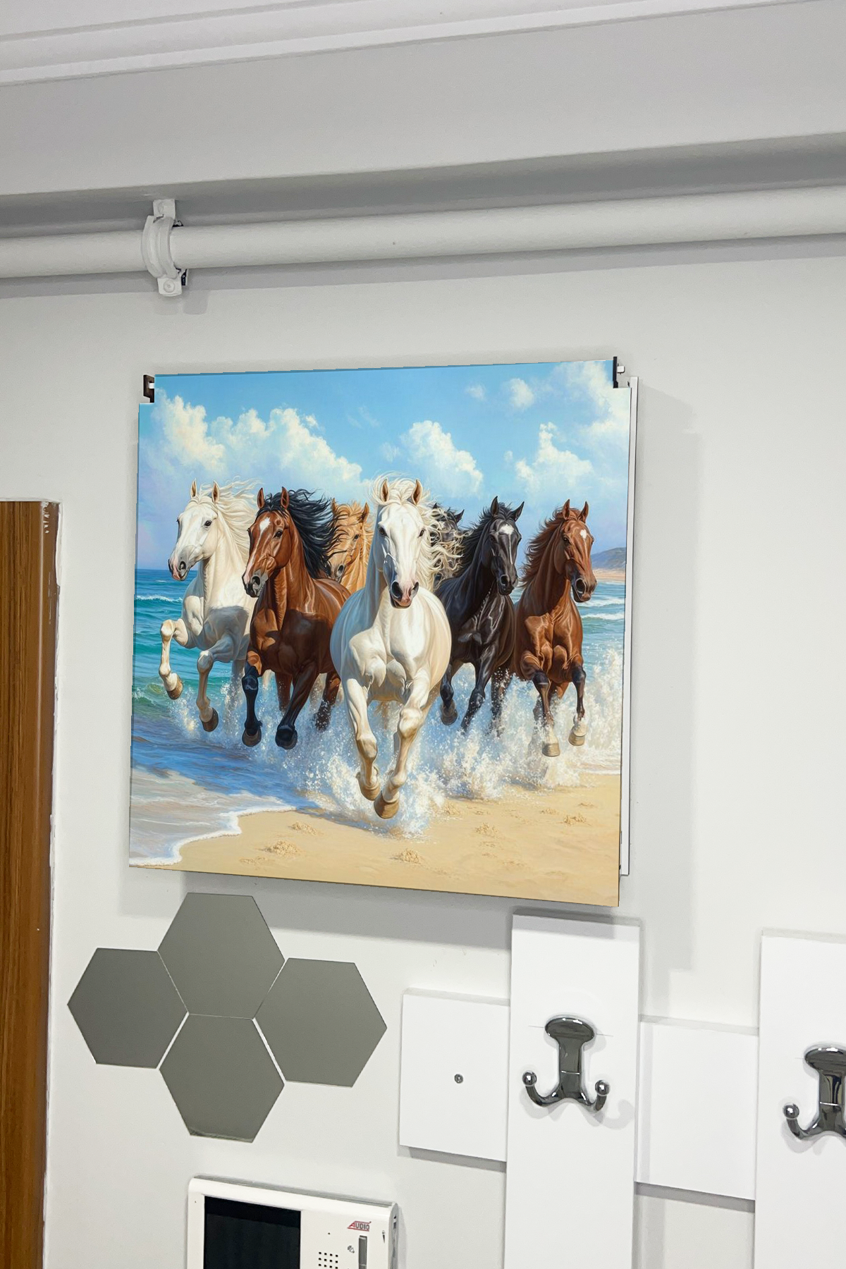 Kumsalda Dörtnala Koşan Atlar Temalı Ahşap Sigorta Saklama Kutusu