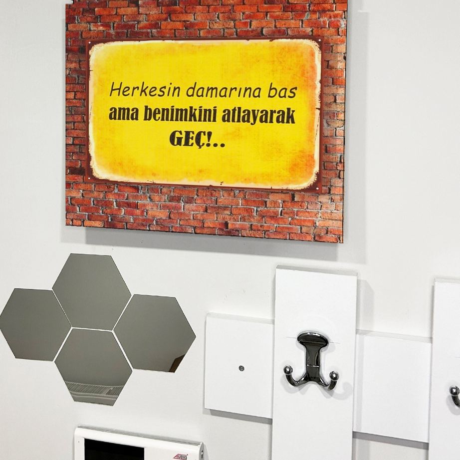 Herkesin Damarına Bas Temalı Ahşap Sigorta Saklama Kutusu