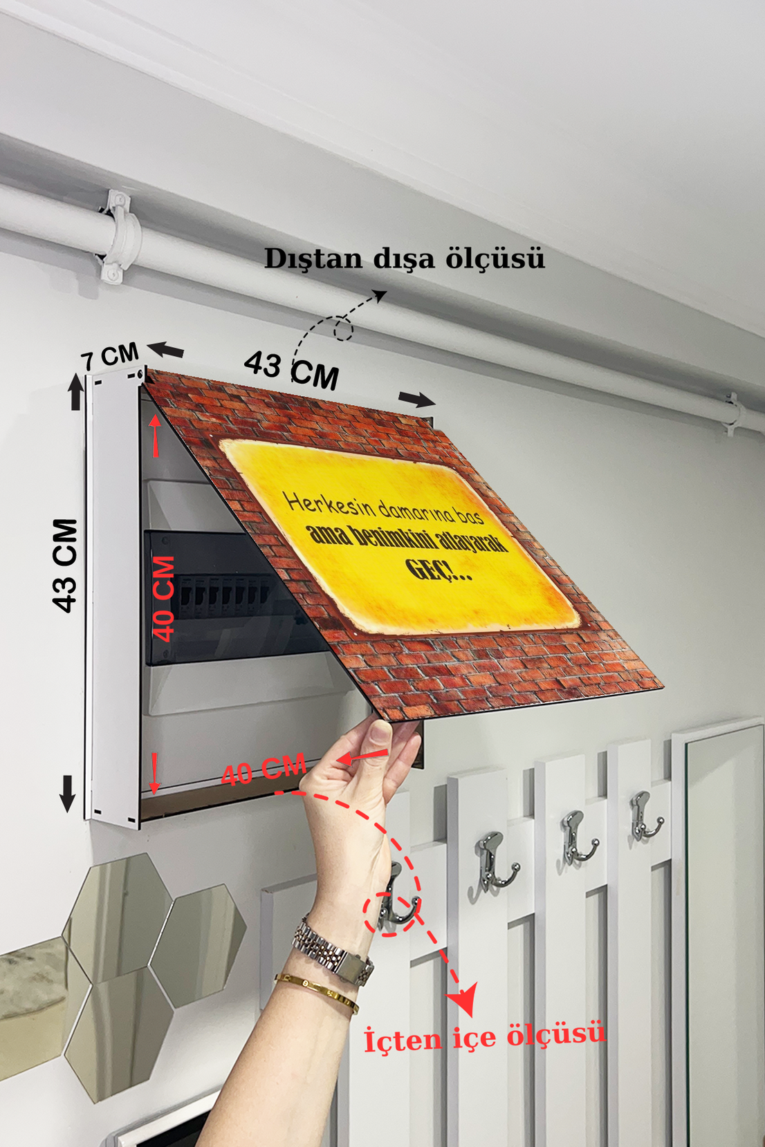 Herkesin Damarına Bas Temalı Ahşap Sigorta Saklama Kutusu