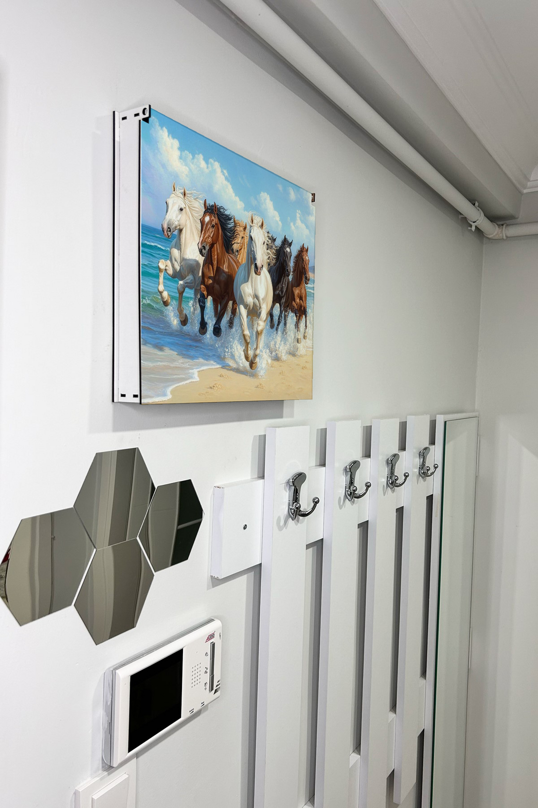 Kumsalda Dörtnala Koşan Atlar Temalı Ahşap Sigorta Saklama Kutusu