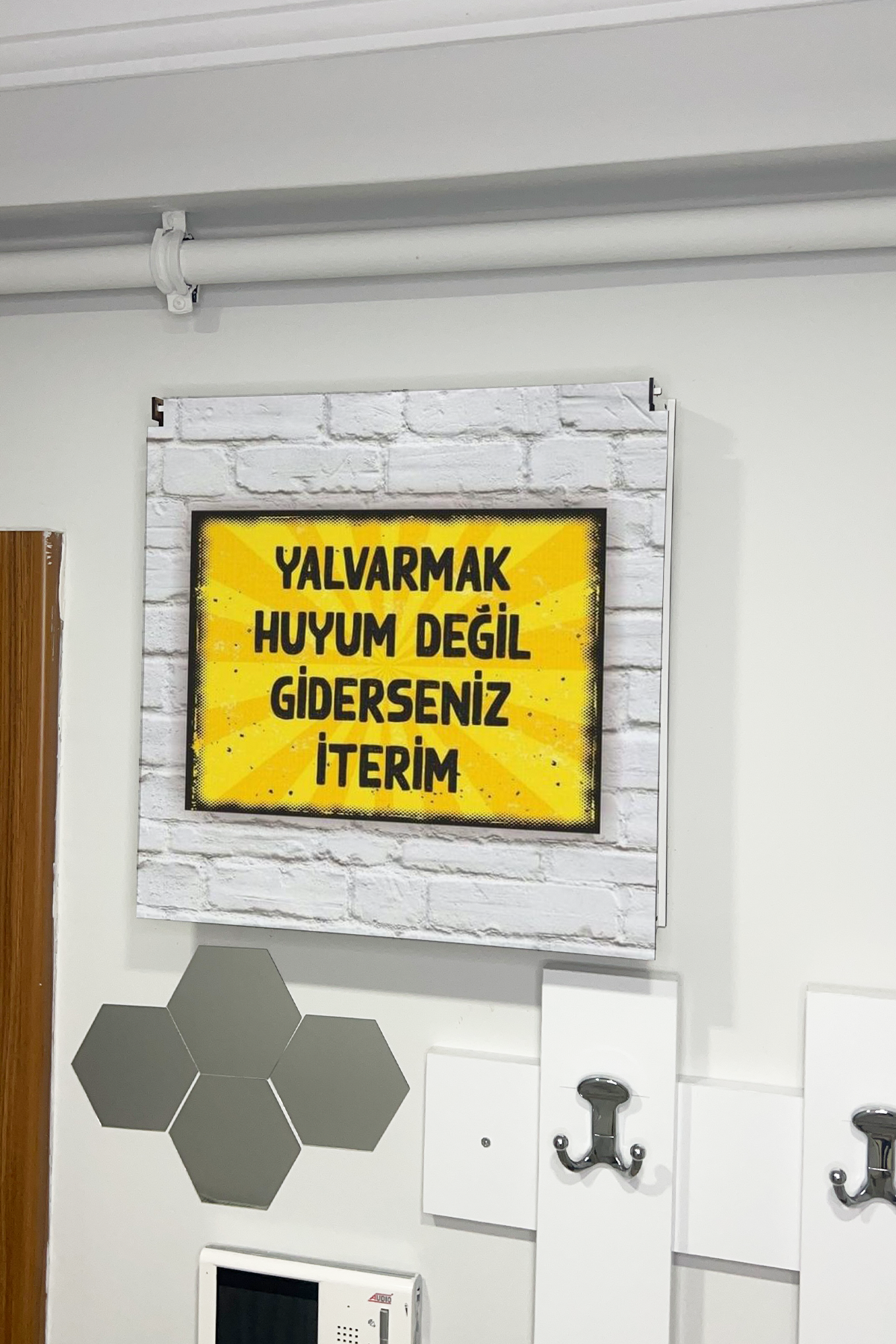 Yalvarmak Huyum Değil Temalı Ahşap Sigorta Saklama Kutusu