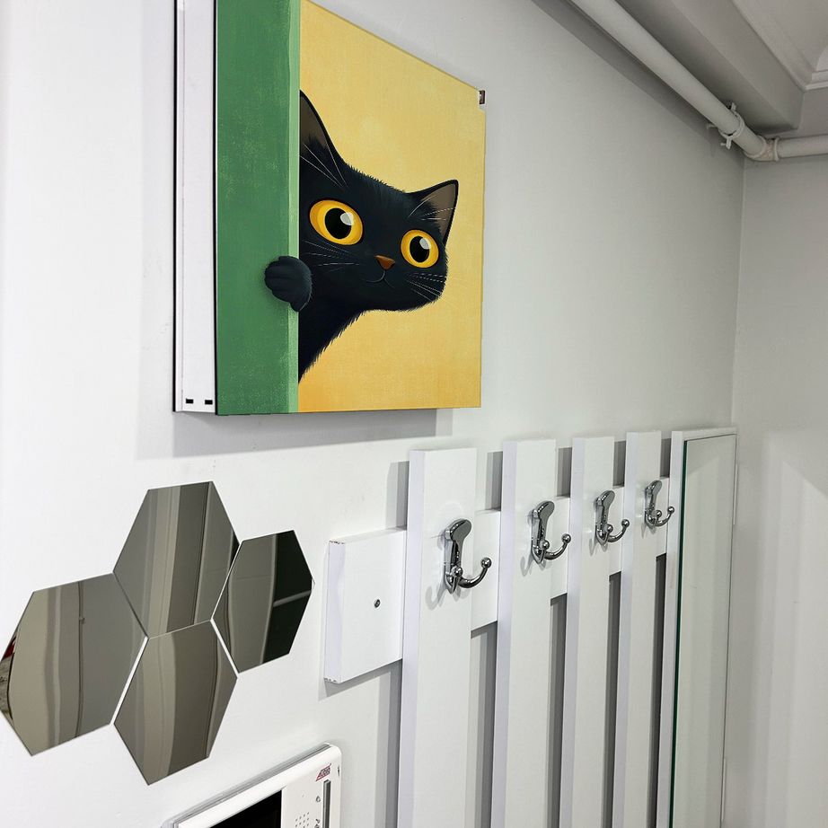 Şaşkın Siyah Kedi Temalı Ahşap Sigorta Saklama Kutusu