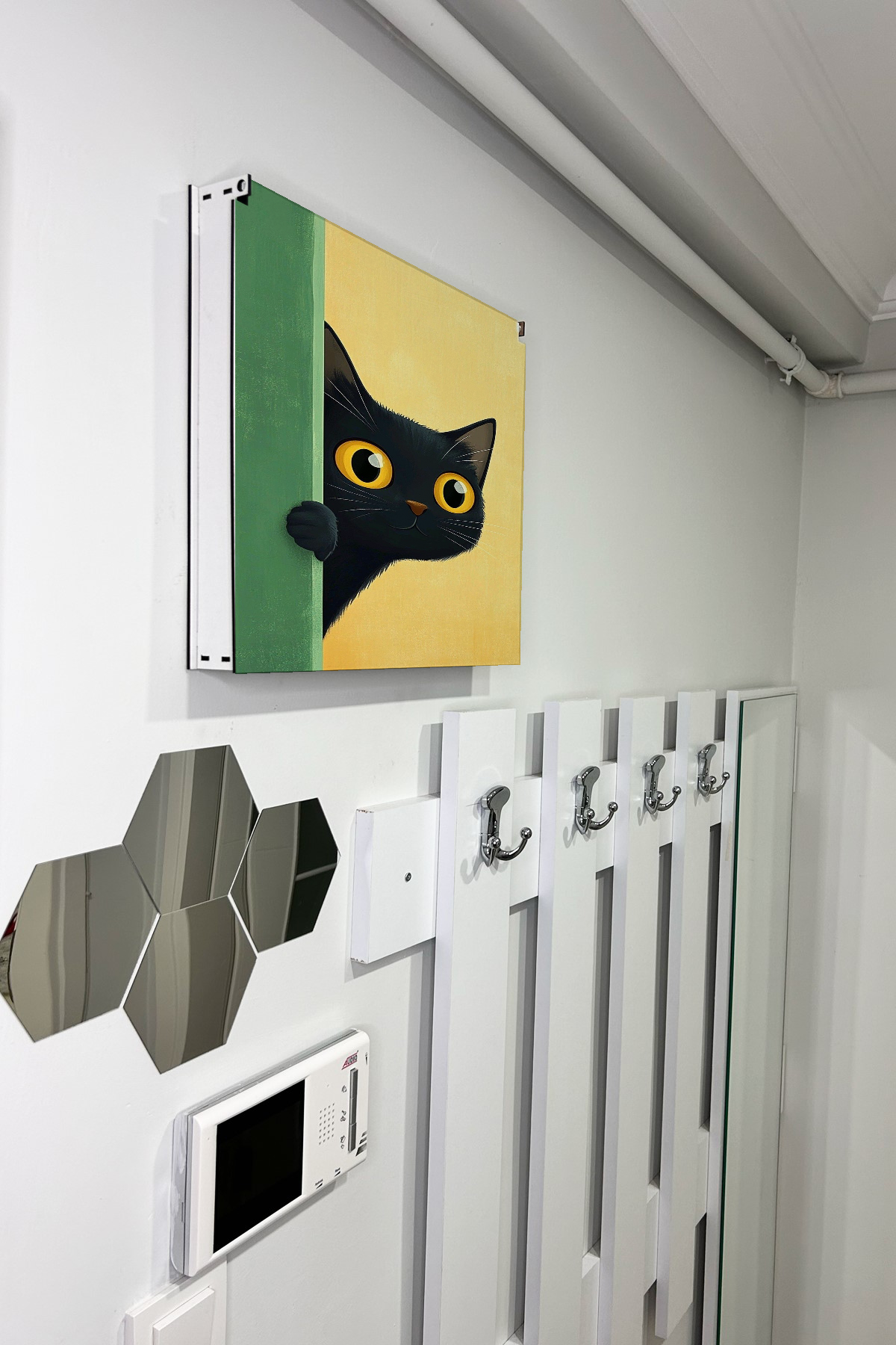 Şaşkın Siyah Kedi Temalı Ahşap Sigorta Saklama Kutusu