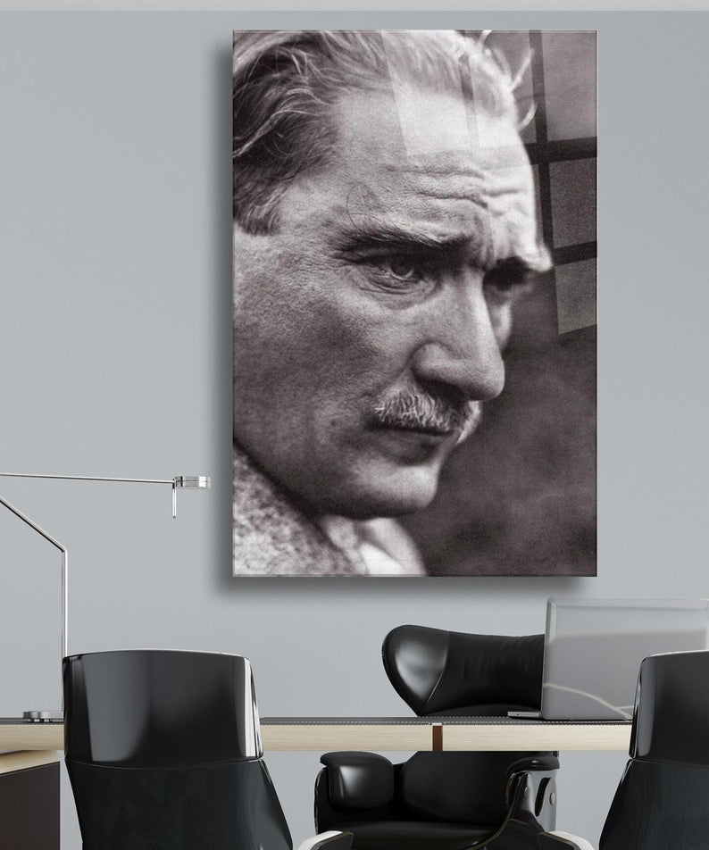 Atatürk Siyah Beyaz Temalı Dayanıklı Cam Tablo