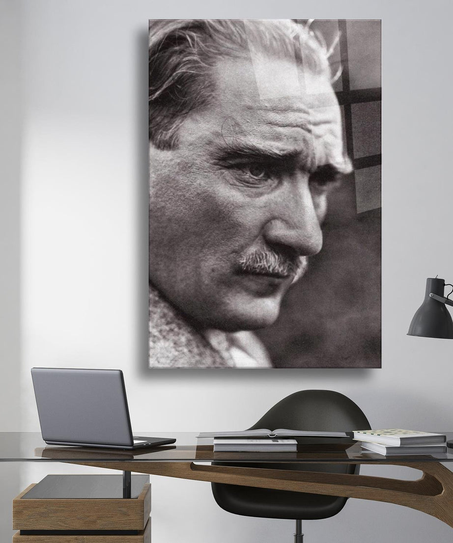 Atatürk Siyah Beyaz Temalı Dayanıklı Cam Tablo