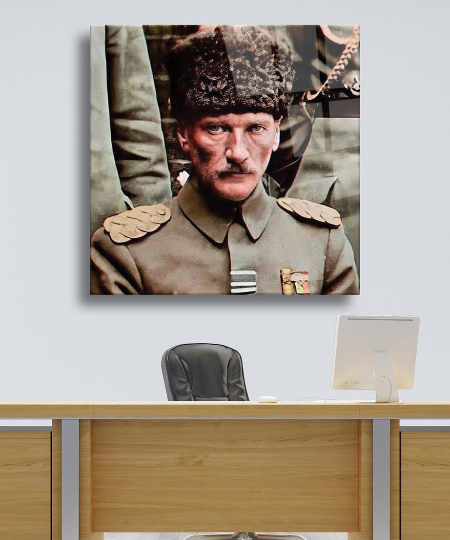 Komutan Atatürk Temalı Cam Tablo