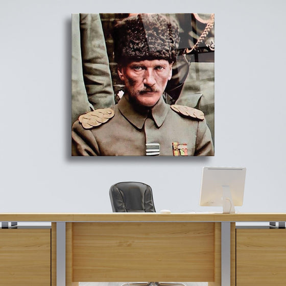 Komutan Atatürk Temalı Cam Tablo