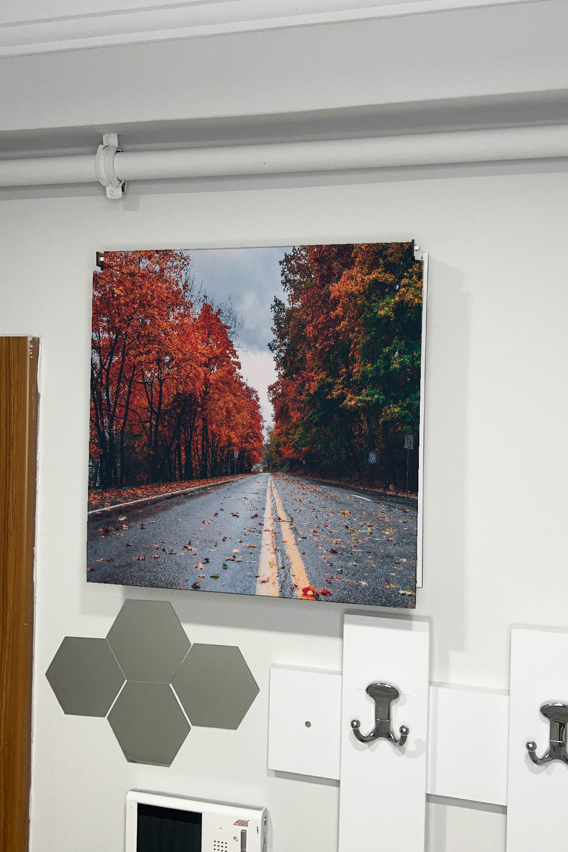 SİGORTA SAKLAMA KUTUSU AYNI ZAMANDA MANZARALI TABLOLAR 43X43 CM