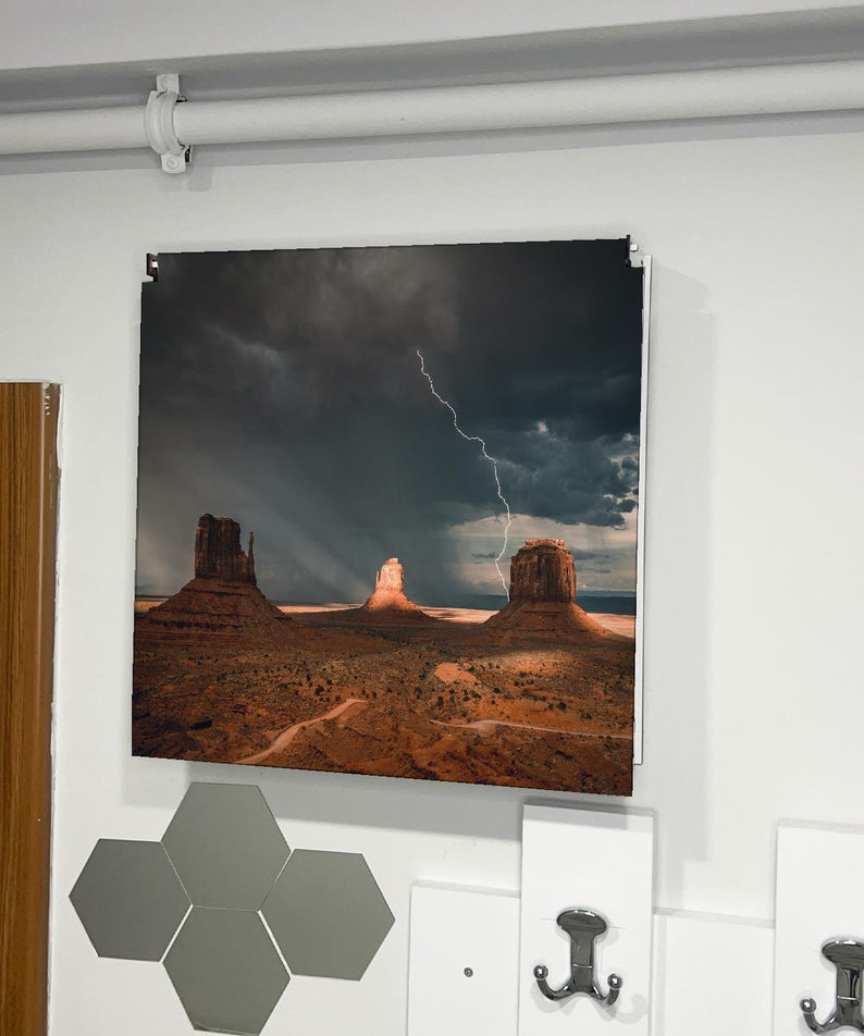 SİGORTA SAKLAMA KUTUSU AYNI ZAMANDA MANZARALI TABLOLAR 43X43 CM